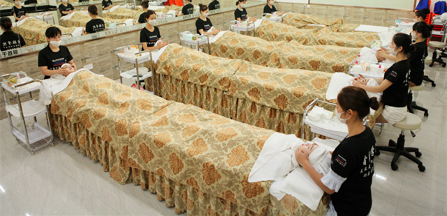 专业的美容培训学校哪个好?