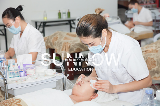 美容培训在哪个学校比较专业?