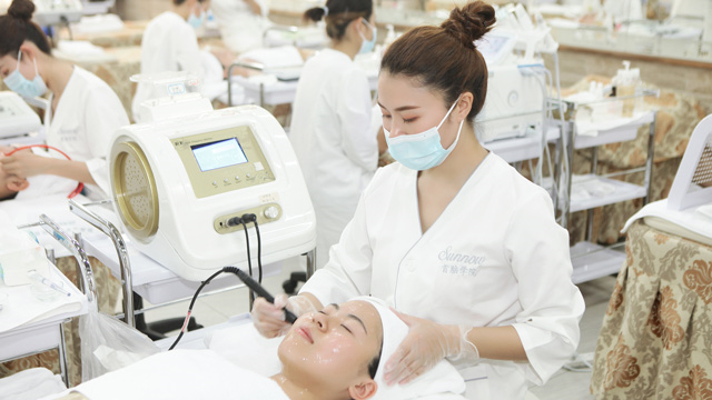 哪里有美容培训专业学校?