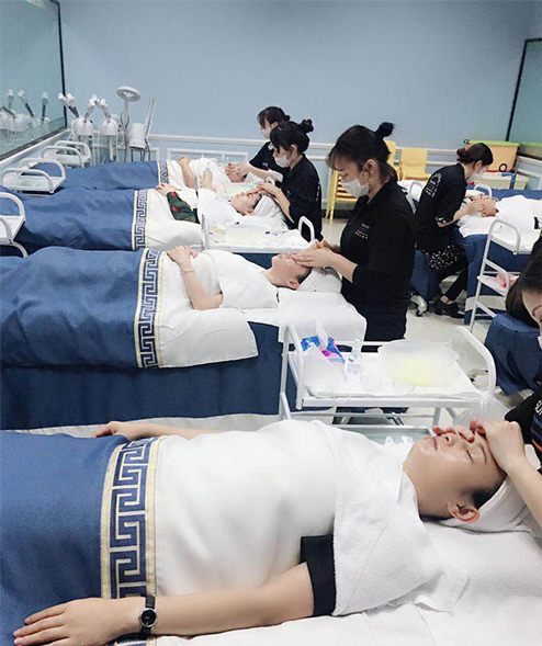 成都正规学美容培训学校有什么优势?