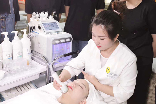 成都有哪些美容培训学校好?