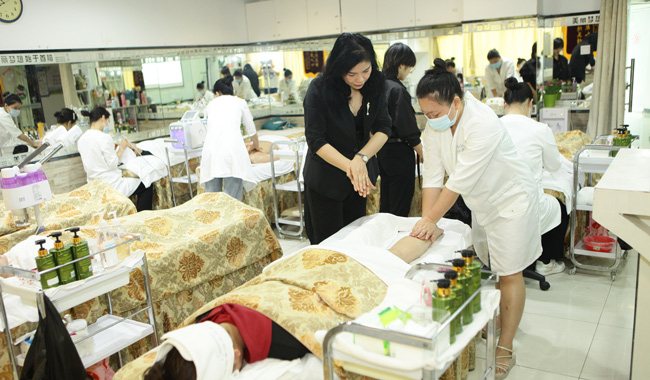 成都哪一家美容培训学校好?