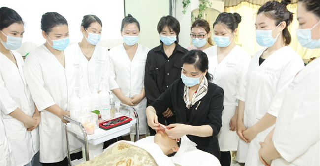 成都哪一家美容培训学校好?