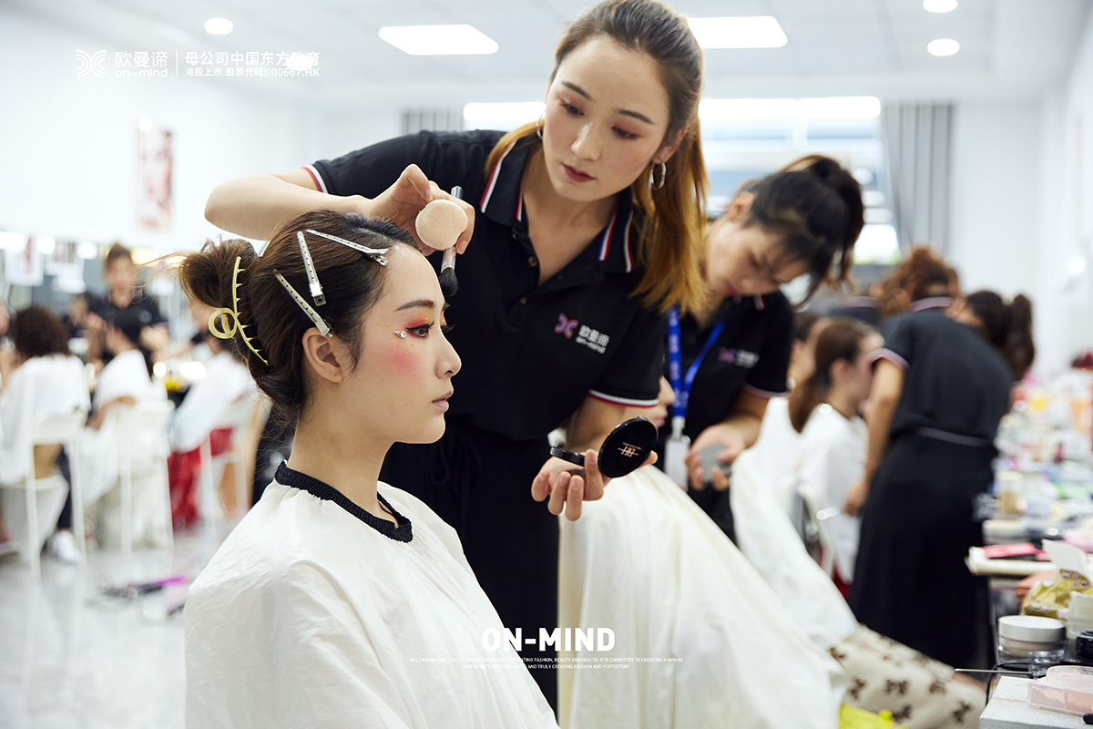 女生读职业学校学什么专业好，去哪里？