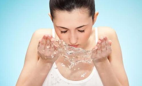 初学者也能轻松掌握的五分钟妆容技巧